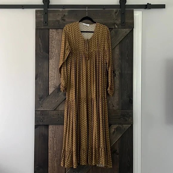 Carly Jean Los Angeles | Dresses | Carly Jean Los Angeles Laurel Maxi Dress  Size Small | Poshmark